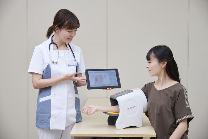 医用電子血圧計 AVE-2000Plus_使用例