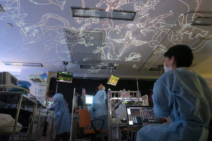 病院でプラネタリウム