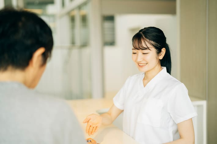 医療事務になるには?就職までのルートやあると良い資格を紹介!