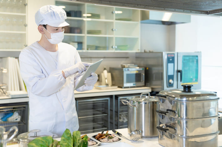 栄養士と管理栄養士の違いとは？資格の取り方や仕事内容を紹介