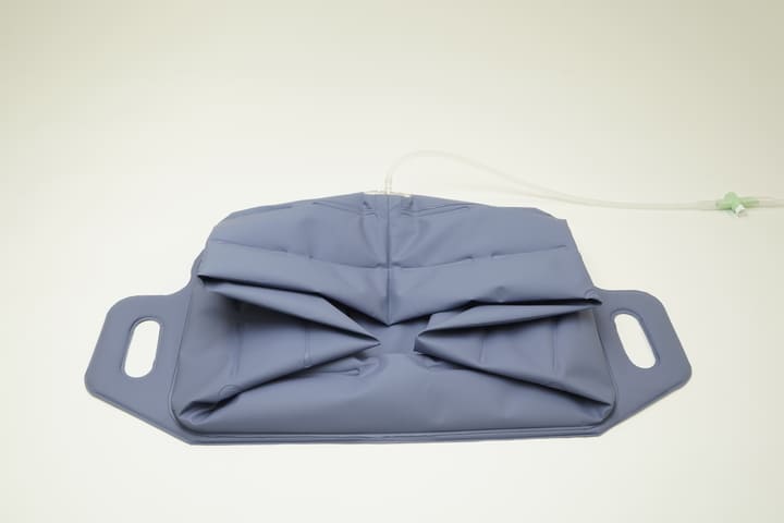 介護用洗髪槽「CARE GEAR」コンパクトに折りたたんだ写真