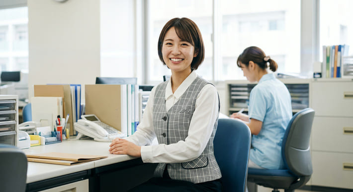 医療事務の服装は制服？私服？選び方のポイントやマナーを解説